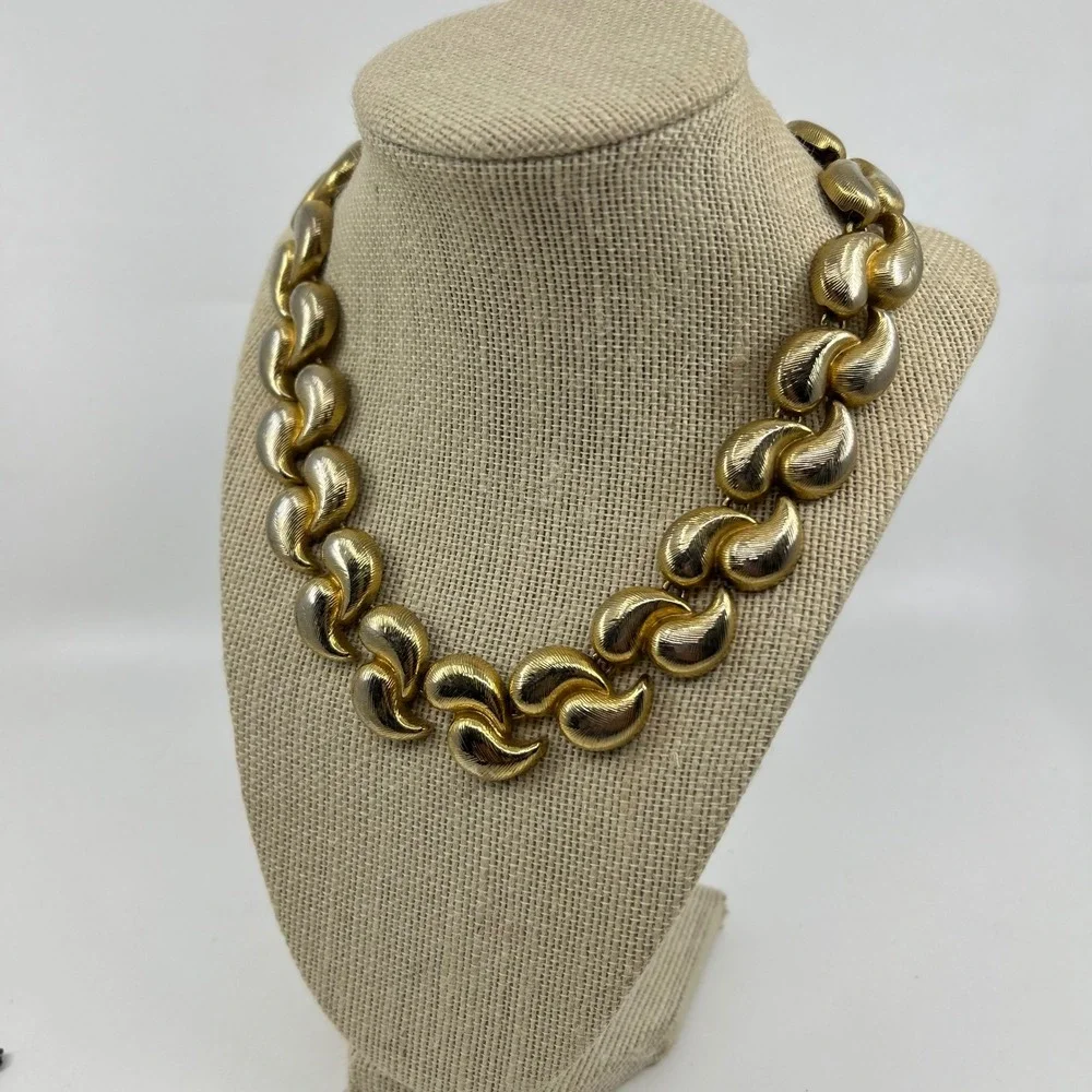 Vintage Brushed Gold Tone Chunky Collar Necklace Costume Jewelry Glam Formal
